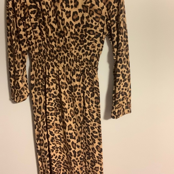 H&M leopard flowy dress with cinched waist - Picture 2 of 3